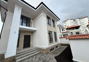 Дом 350м&sup2;, 3-этажный, участок 4 сот.  