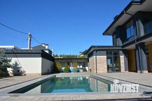 Дом 223м&sup2;, 2-этажный, участок 6 сот.  