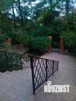 Коттедж 500м&sup2;, 2-этажный, участок 5 сот.  