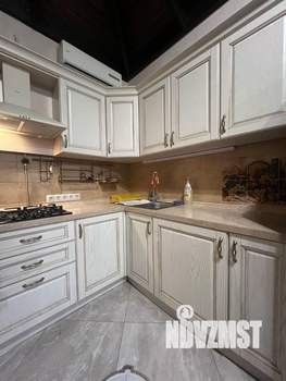 Дом 180м&sup2;, 2-этажный, участок 4 сот.  