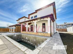 Дом 160м&sup2;, 2-этажный, участок 4 сот.  