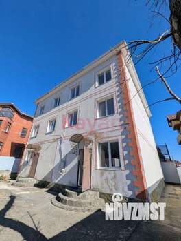 Коттедж 213м&sup2;, 3-этажный, участок 2 сот.  