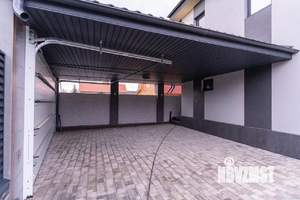 Дом 280м², 2-этажный, участок 6 сот.  