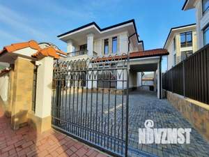 Коттедж 200м&sup2;, 2-этажный, участок 4 сот.  