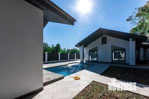 Дом 146м&sup2;, 1-этажный, участок 5 сот.  