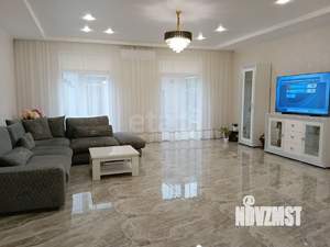 Дом 212м&sup2;, 3-этажный, участок 3 сот.  