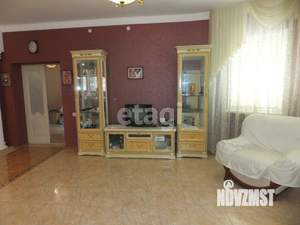 Дом 330м², 2-этажный, участок 6 сот.  