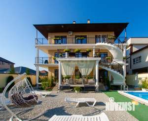 Дом 622м&sup2;, 3-этажный, участок 6 сот.  