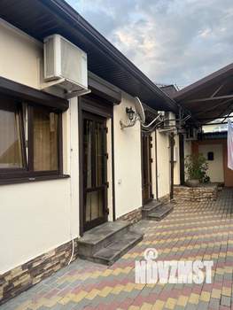 Дом 180м&sup2;, 2-этажный, участок 4 сот.  