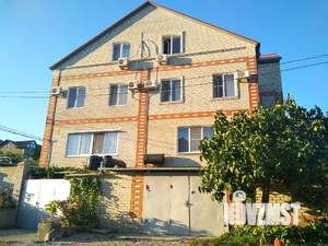 Дом 270м², 3-этажный, участок 3 сот.  