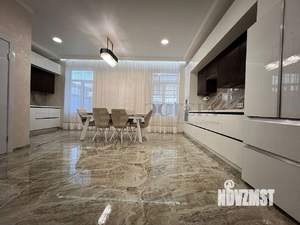 Дом 220м², 3-этажный, участок 3 сот.  