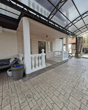 Дом 450м&sup2;, 3-этажный, участок 13 сот.  