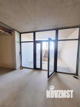 Дом 1200м&sup2;, 2-этажный, участок 6 сот.  