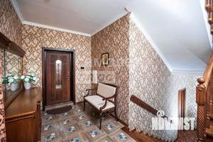 Дом 421м&sup2;, 3-этажный, участок 6 сот.  