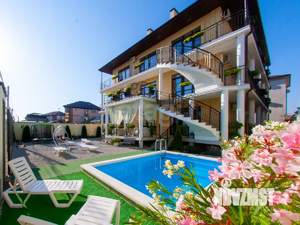 Дом 622м&sup2;, 3-этажный, участок 6 сот.  