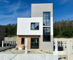 Дом 224м&sup2;, 3-этажный, участок 4 сот.  