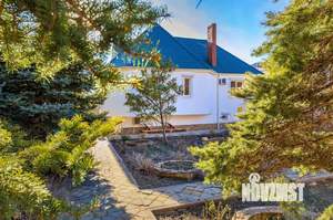 Дом 180м&sup2;, 2-этажный, участок 9 сот.  