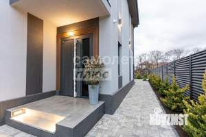 Дом 280м², 2-этажный, участок 6 сот.  