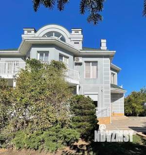 Дом 400м&sup2;, 3-этажный, участок 7 сот.  