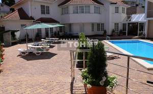 Дом 651м&sup2;, 3-этажный, участок 15 сот.  