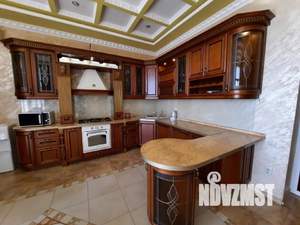 Дом 450м&sup2;, 3-этажный, участок 6 сот.  