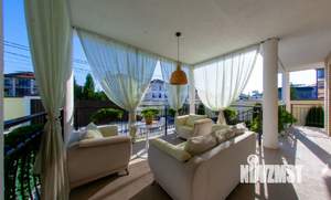 Дом 622м&sup2;, 3-этажный, участок 6 сот.  