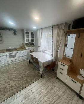 Дом 90м&sup2;, 3-этажный, участок 5 сот.  