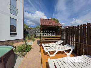 Коттедж 296м&sup2;, 3-этажный, участок 4 сот.  