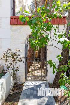 Дом 392м&sup2;, 3-этажный, участок 5 сот.  