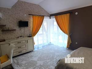 Дом 210м², 3-этажный, участок 5 сот.  