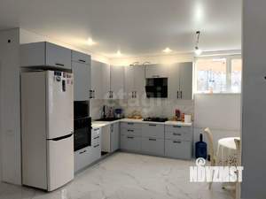 Дом 200м&sup2;, 2-этажный, участок 4 сот.  