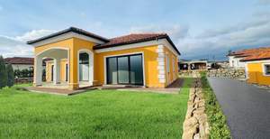 Дом 208м&sup2;, 1-этажный, участок 6 сот.  