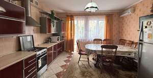 Дом 284м², 3-этажный, участок 4 сот.  