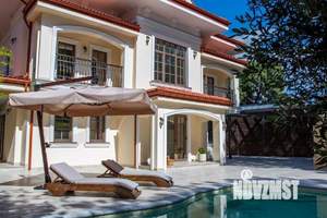 Коттедж 276м&sup2;, 3-этажный, участок 5 сот.  