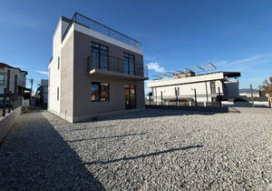 Дом 260м&sup2;, 2-этажный, участок 4 сот.  