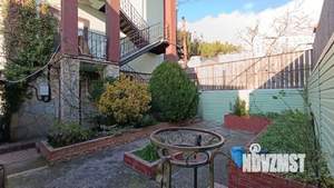 Дом 240м&sup2;, 3-этажный, участок 4 сот.  