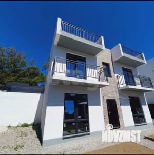 Дом 280м&sup2;, 3-этажный, участок 6 сот.  