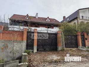 Дом 540м&sup2;, 3-этажный, участок 4 сот.  