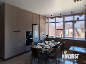 Коттедж 210м², 2-этажный, участок 4 сот.  