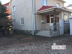 Дом 560м², 3-этажный, участок 8 сот.  