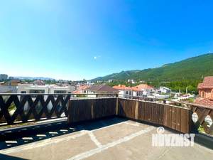 Дом 200м&sup2;, 2-этажный, участок 3 сот.  