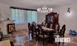 Дом 512м&sup2;, 2-этажный, участок 5 сот.  