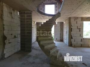 Дом 227м&sup2;, 3-этажный, участок 6 сот.  