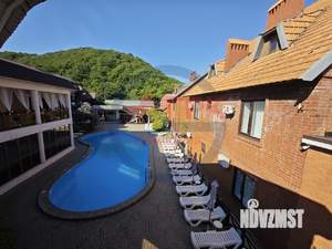 Дом 450м&sup2;, 3-этажный, участок 6 сот.  