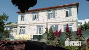 Дом 140м&sup2;, 2-этажный, участок 4 сот.  