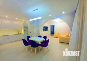 Дом 188м&sup2;, 2-этажный, участок 2 сот.  