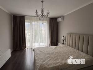 Коттедж 200м&sup2;, 2-этажный, участок 4 сот.  