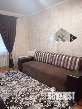 Дом 179м&sup2;, 2-этажный, участок 3 сот.  