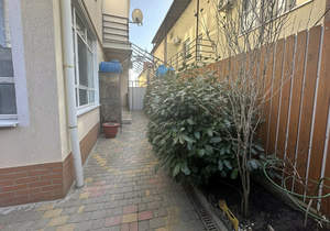 Дом 140м&sup2;, 3-этажный, участок 1 сот.  