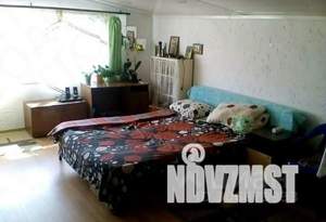Дом 270м², 3-этажный, участок 6 сот.  